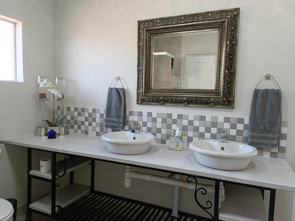 Sedgefield Lodge Witbank Bagian luar foto